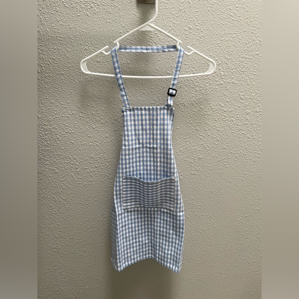 ❤️🔥3/$15❤️🔥Children's Artists Aprons Pure Cotton Gingham - Size L (6-12yrs)